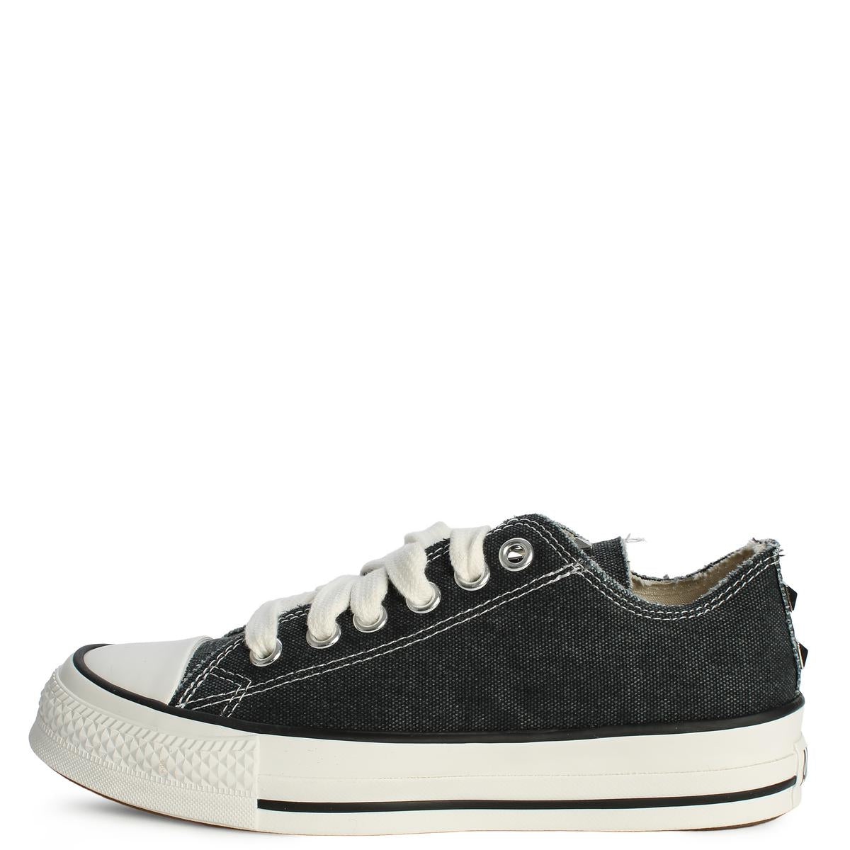 Chuck Taylor Throwback Distressed Studs Image 1
