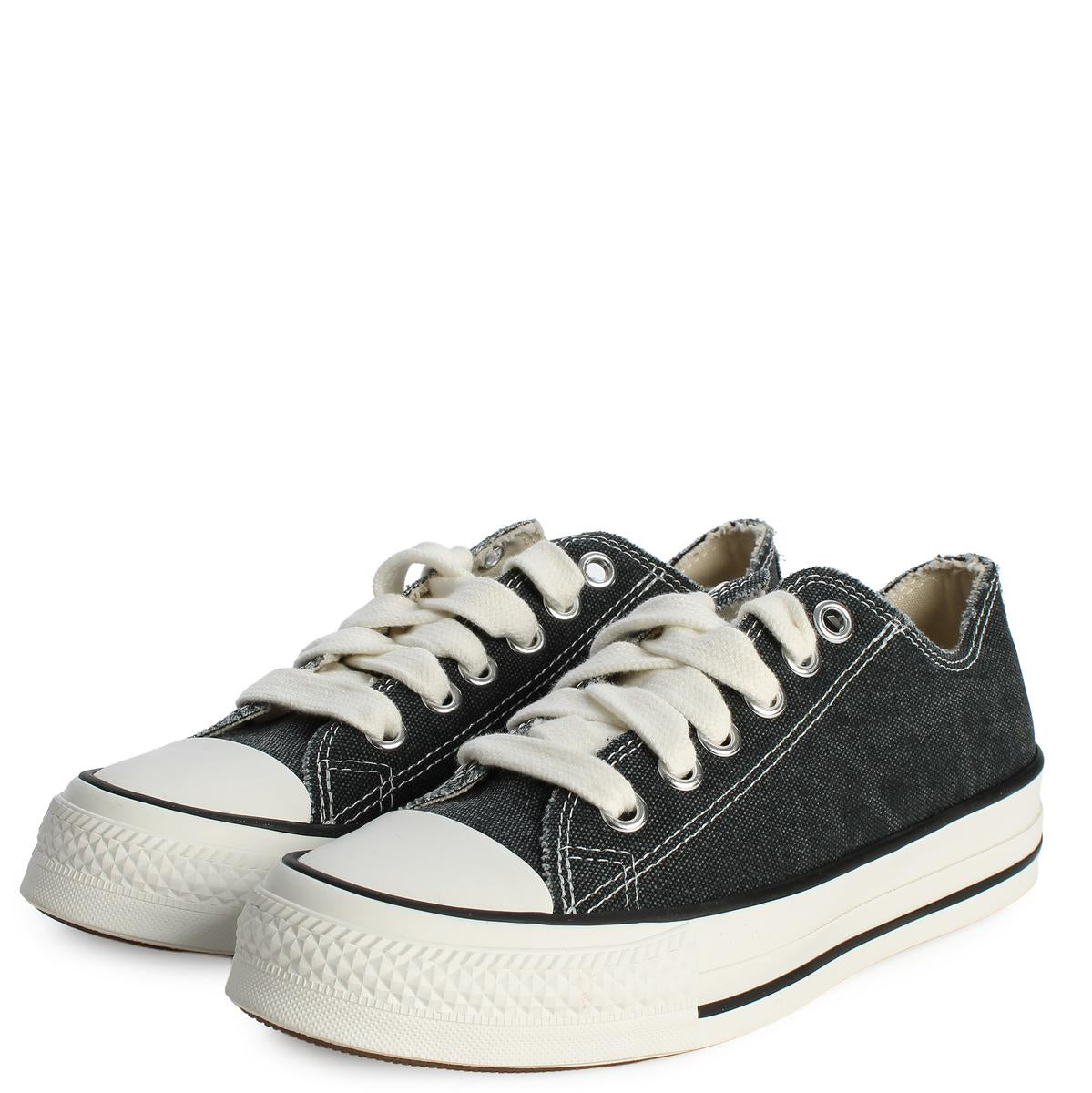 Chuck Taylor Throwback Distressed Studs Image 3
