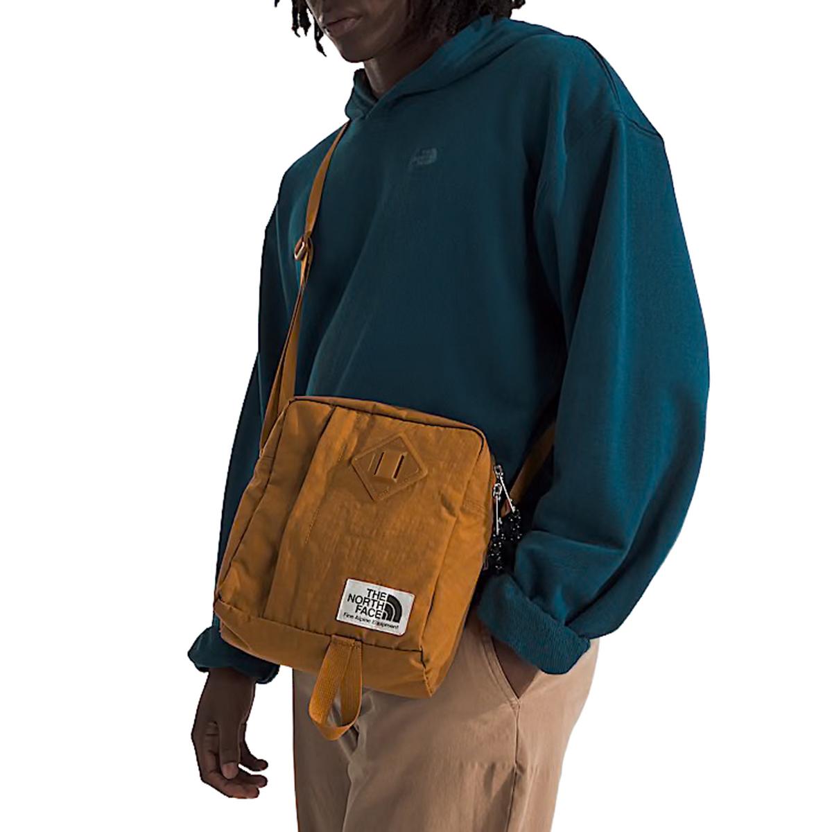 Berkeley Crossbody Image 4